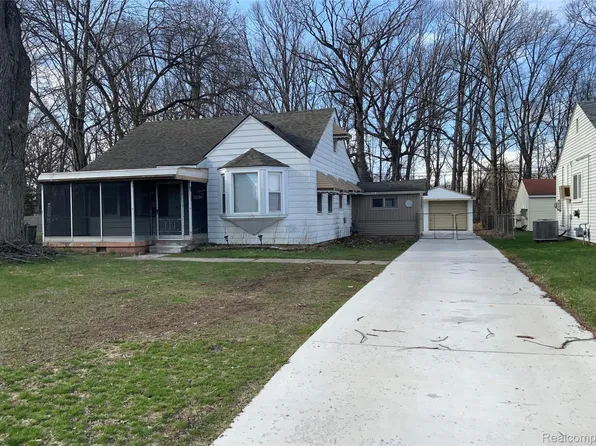 30008 Beechwood St, Garden City, MI 48135