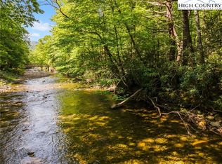 Sweetwater Rdg, Burnsville, NC 28714