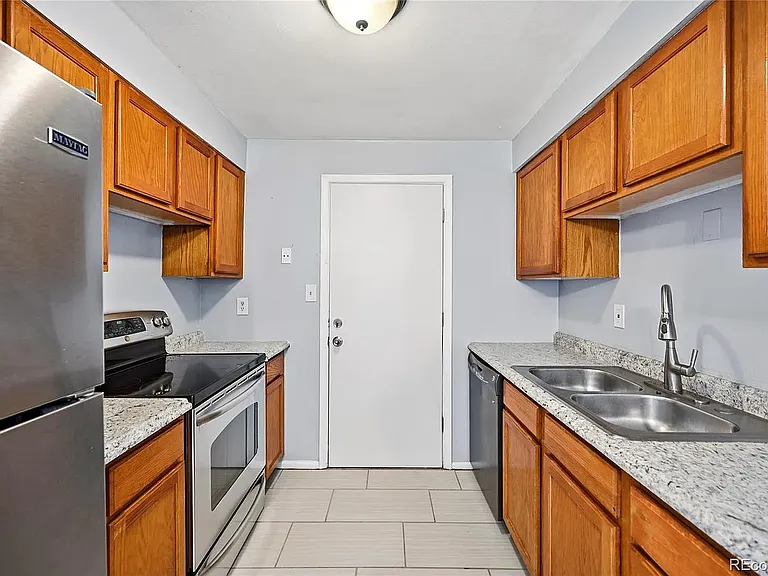 1253 Miller St — Photo 7