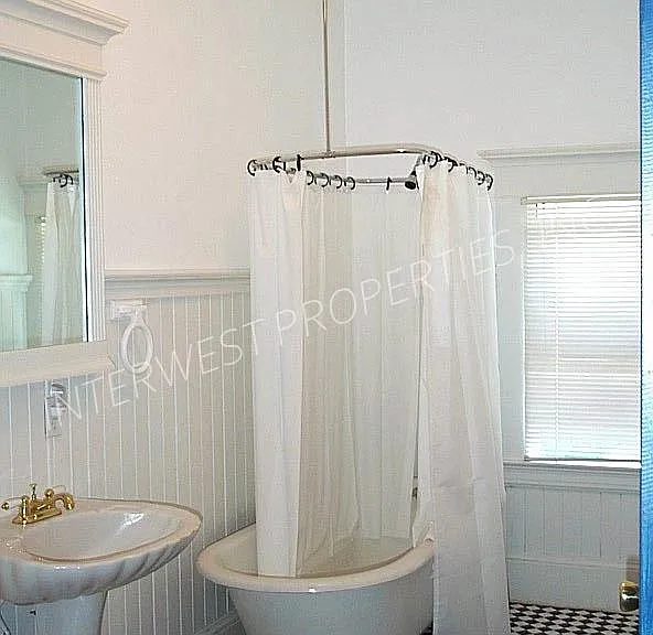 2257 NW Hoyt St #7 — Photo 7
