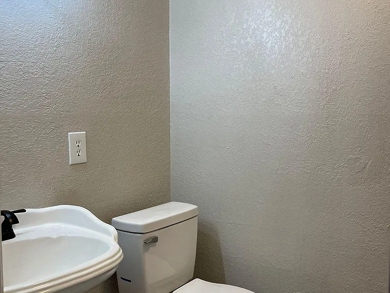 2937 Brook Dr — Photo 5