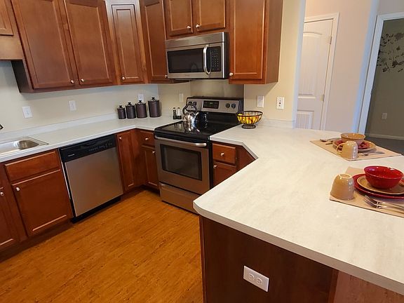 2nd image of 3710 26th St W #3B-2Ba-1330Sqft