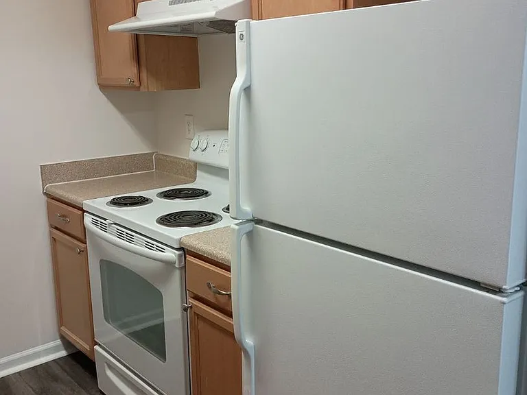185 - COUNTRY VIEW APARTMENTS — Photo 13