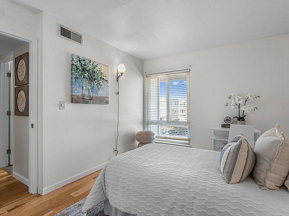 4th image of 1530 Sunnyvale Ave APT 10