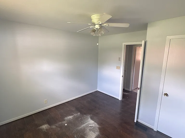 1006 Mitchell St — Photo 6