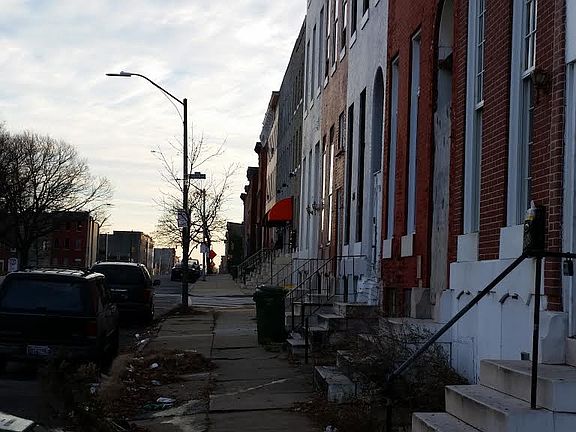 Exterior Neighborhood (street photo)