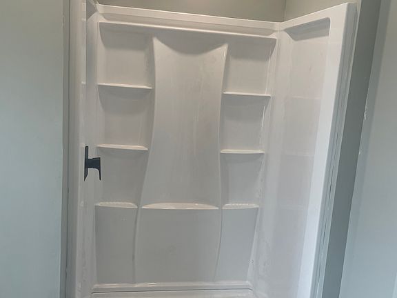 5th image of 14 Rose St Floor 2