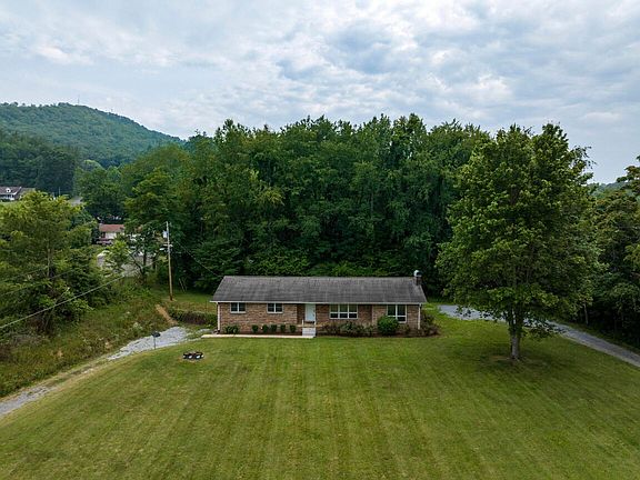 2nd image of 119 Woodland Dr