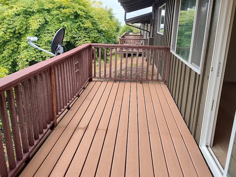 Large deck with southern exposure