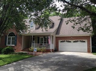 100 Lake Dale Ct, Clemmons, NC 27012