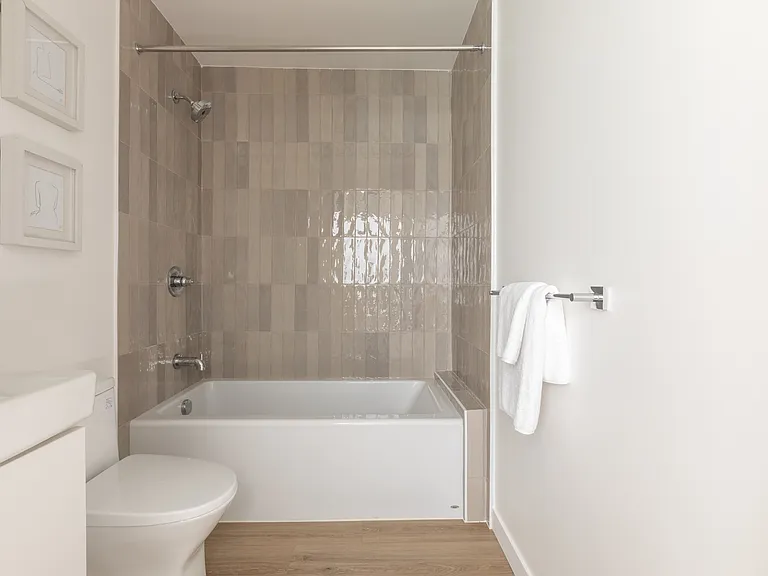 4575 Santa Monica Blvd #202 — Photo 11