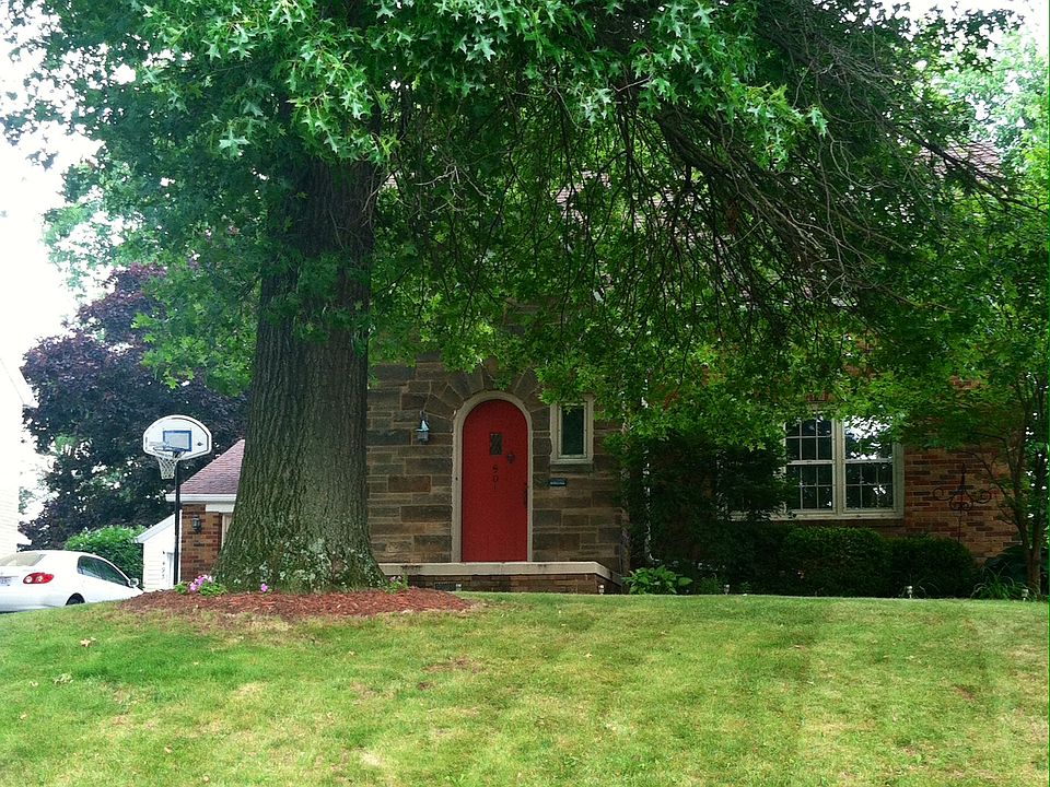 1st image of 501 Townview Cir E