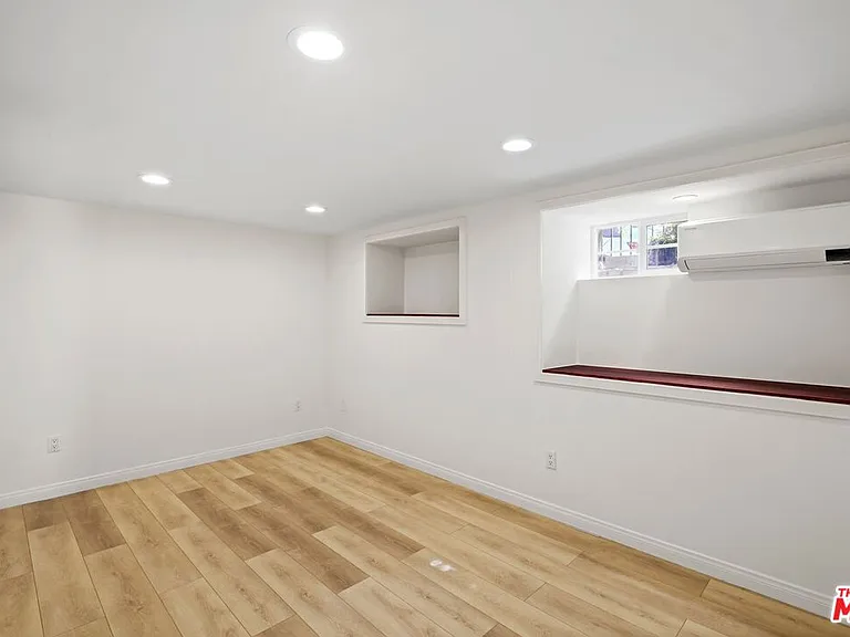 2910 Santa Carlotta St — Photo 30