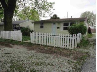17 E Lawn Dr, Taylorville, IL 62568
