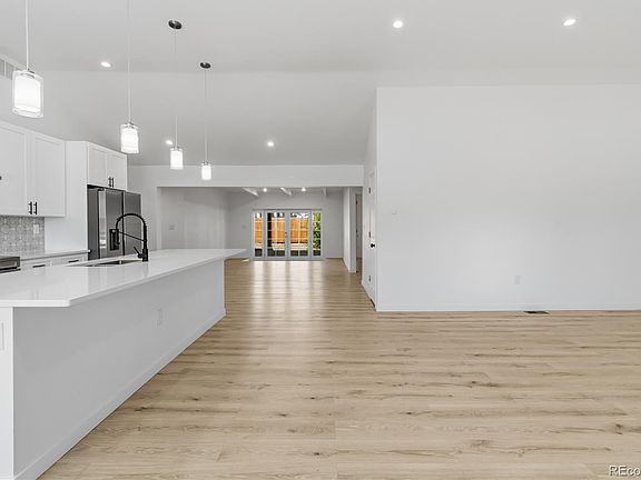 5th image of 1235 S Irving Street