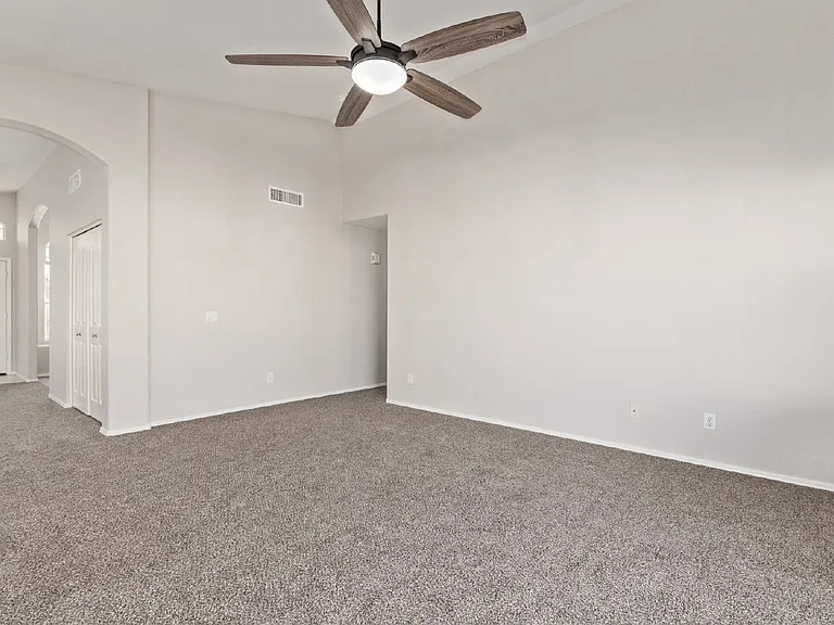 12454 W Holly St — Photo 10