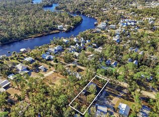 317 Cedar St NE, Steinhatchee, FL 32359