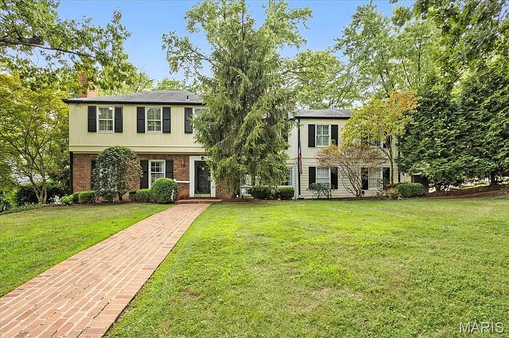 2 Nassau Dr photo 1