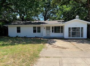 213 Wanda Way, Hurst, TX 76053