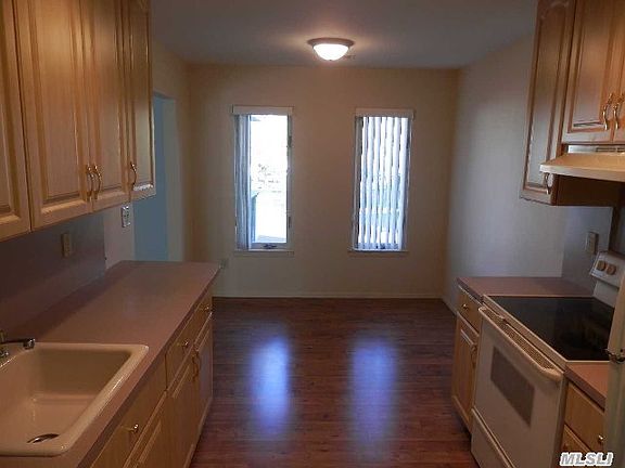 4th image of 308 Elton Ct N