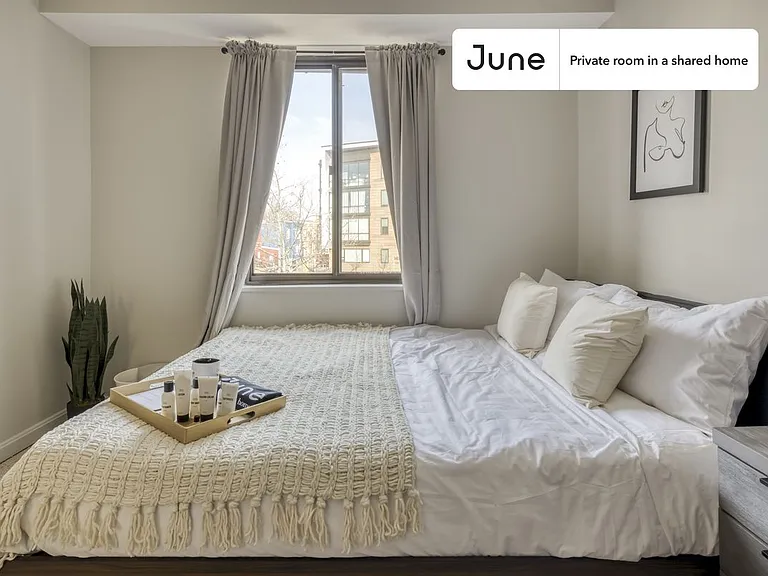 1331 I St NE #B — Photo 2