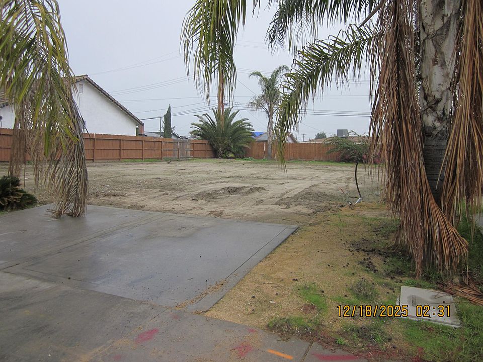 2nd image of 1562 Capistrano Avenue