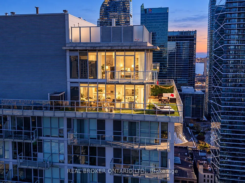 126 Simcoe St #Penthouse 02