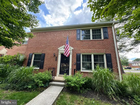6027 Queenston St, Springfield, VA 22152