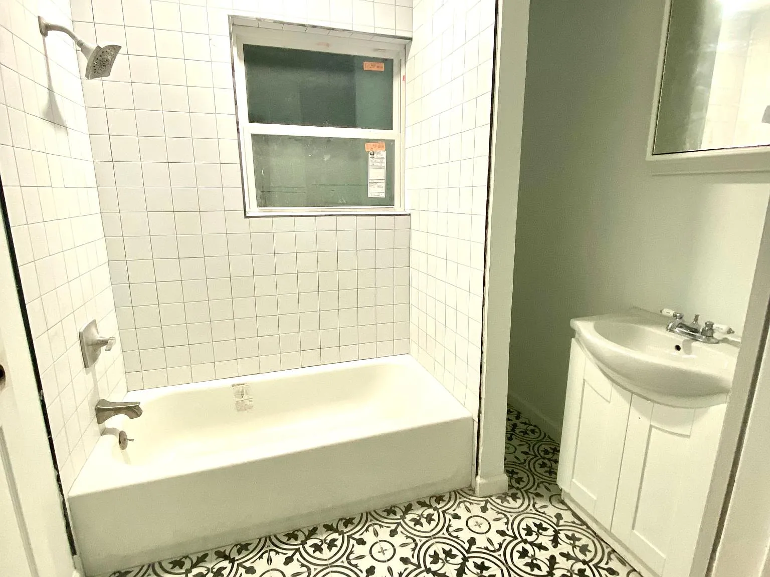 1411 NE Euclid St — Photo 2