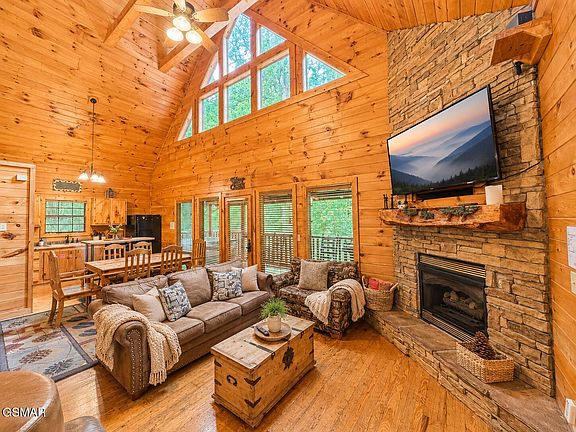 2nd image of 1630 Majestic Oak Way