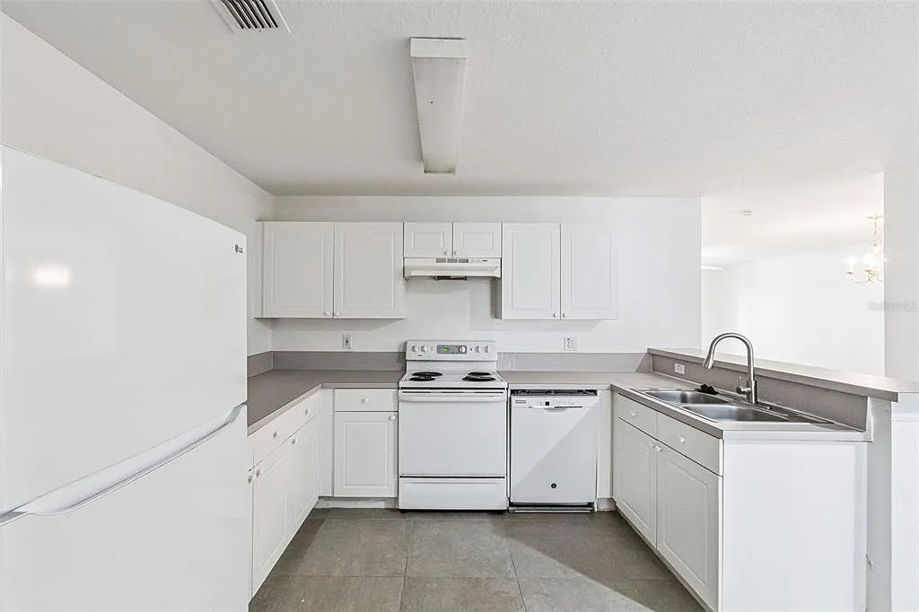 3 bed, 2.0 bath, 1222 sqft, $1,450 — Photo 3
