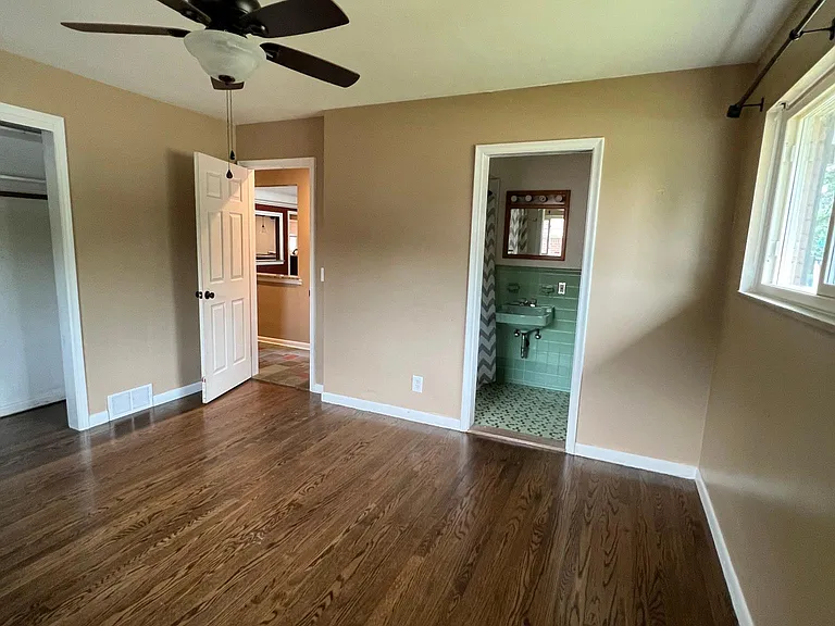 38259 Sheffield St — Photo 11