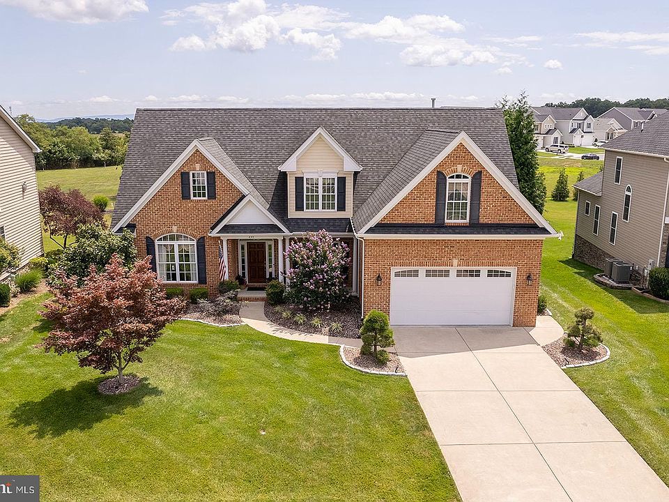 1st image of 235 Summerfield Dr