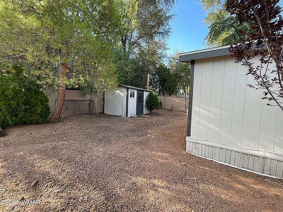 5th image of 407 S Manzanita Dr
