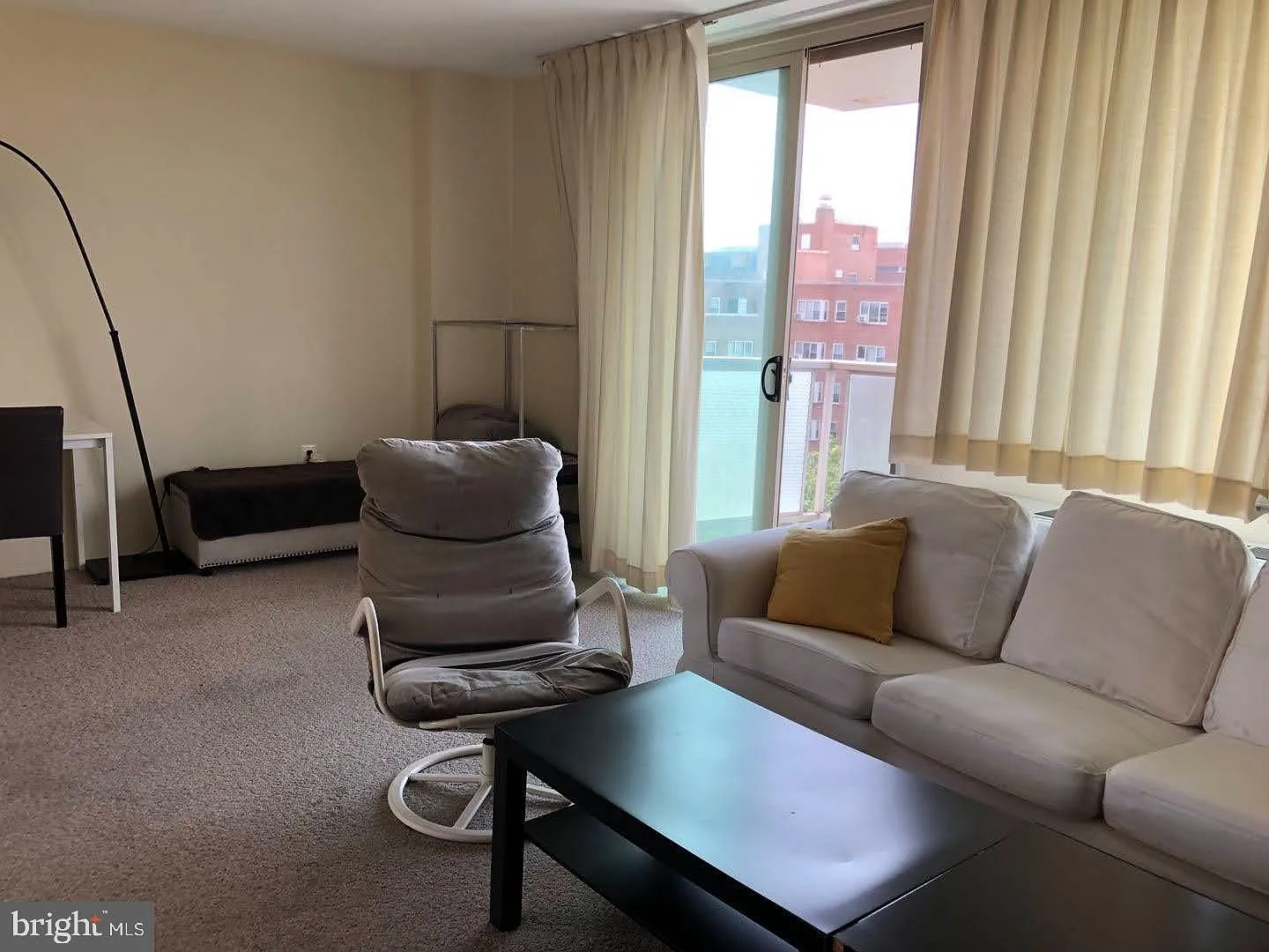 1 bed, 1200 sqft, $2,500 — Photo 2