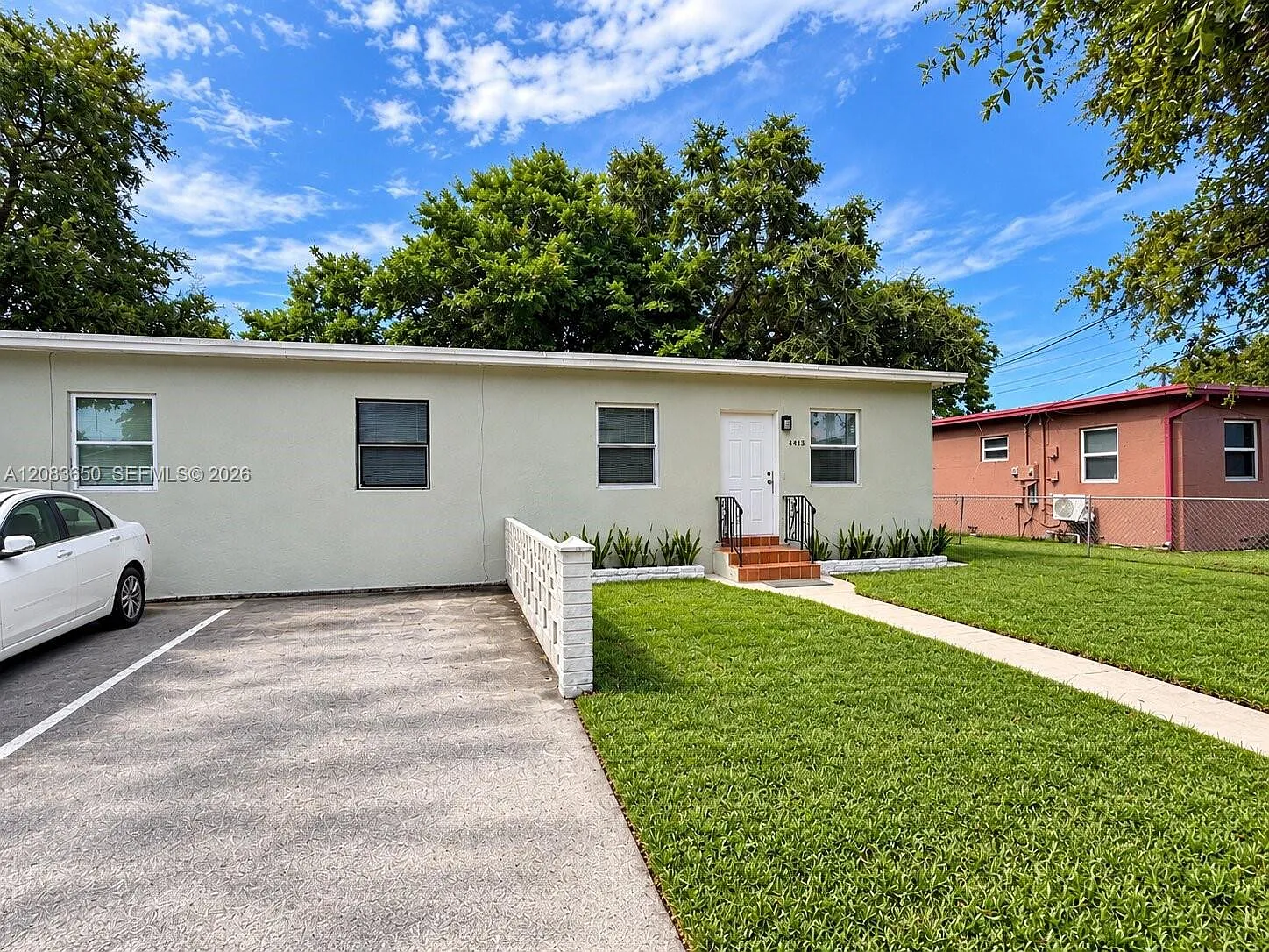 Airline Estates — Photo 1