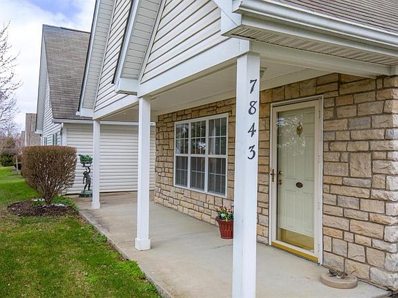 3rd image of 7843 Meadowlark Ln S
