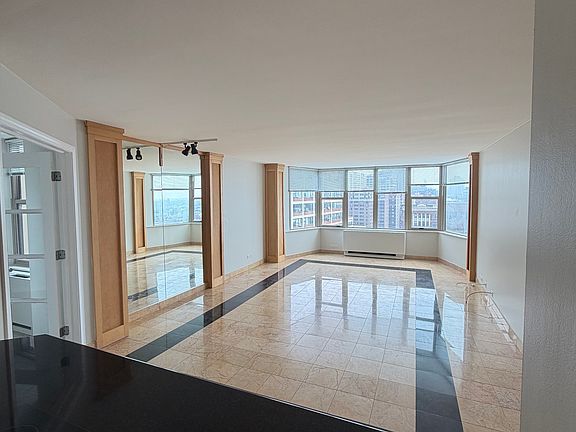 2nd image of 525 W Hawthorne Pl APT 1907