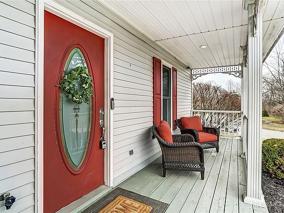 4th image of 286 Victoria Pl