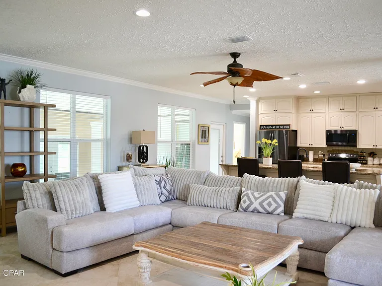 1043 Plantation Dr — Photo 10