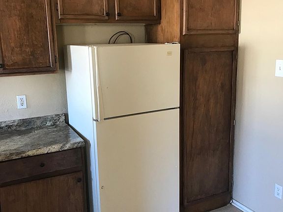 3rd image of 5233-35 Helmick Ave #5235