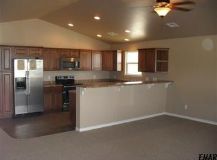 401 N Osborn Ave, Hennessey, OK 73742