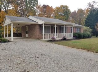 1220 Loop Rd, Keeling, VA 24566