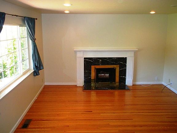 2nd image of 1130 Del Cambre Dr