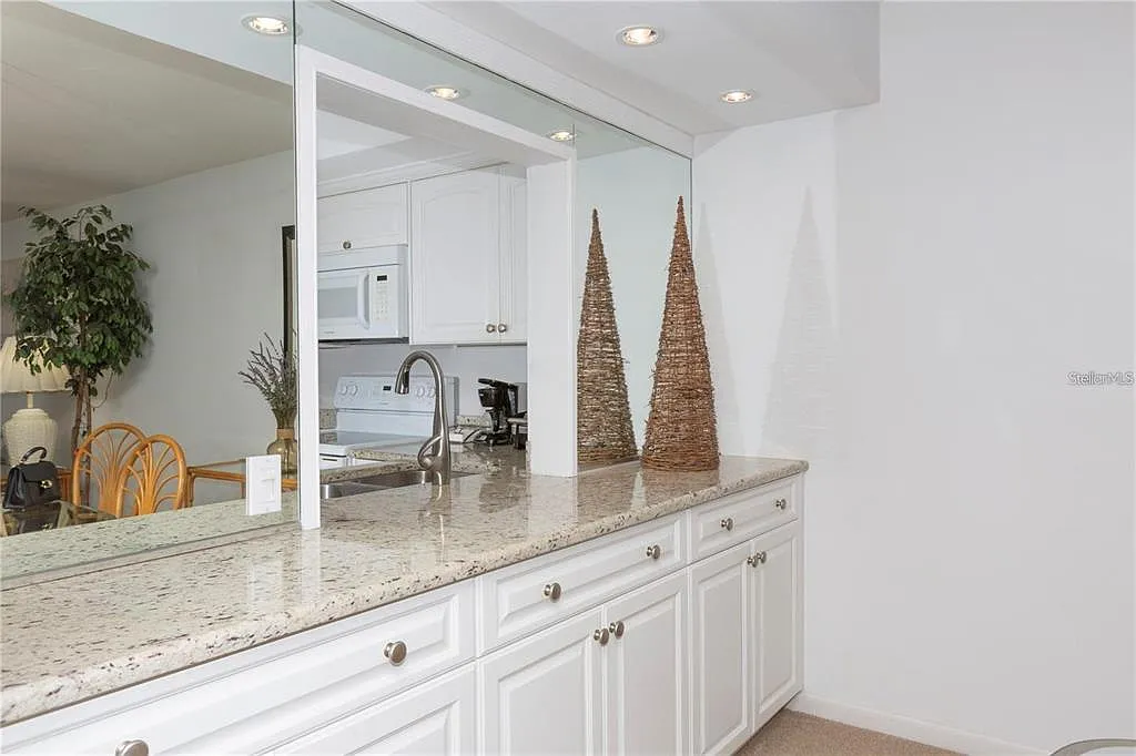 2 bed, 2.0 bath, 1550 sqft, $1,700 — Photo 4