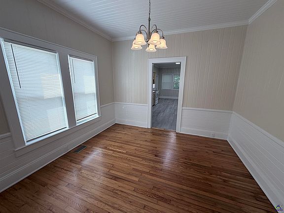 4th image of 705 Evergreen St