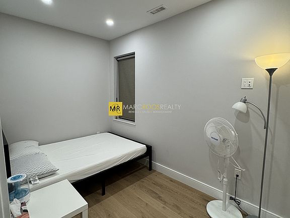 4th image of 167 Maverick St #2