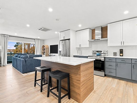 5th image of 66 Laurel Ln