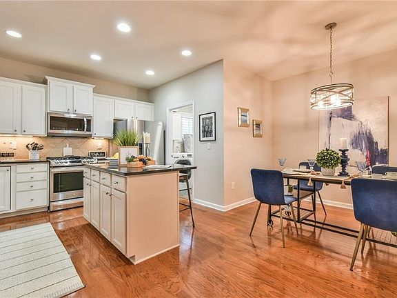 5th image of 5921 Bellflower Way