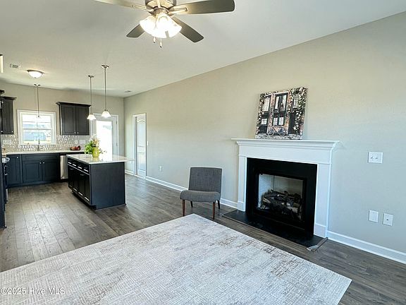 5th image of 103 Dunbar Hill Drive